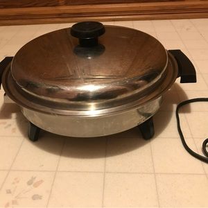 Lifetime liquid core electric skillet